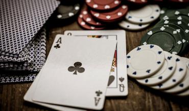 How to Deal 5 Card Poker